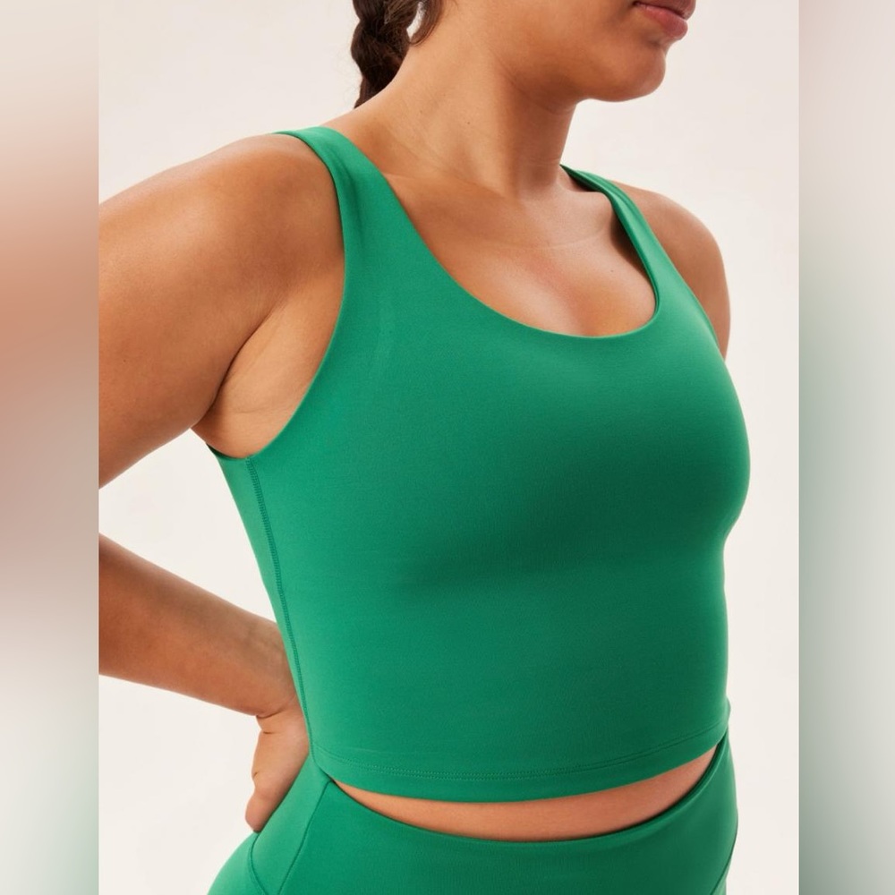Girlfriend Collective Luxe Bella Scoop Tank in Emerald